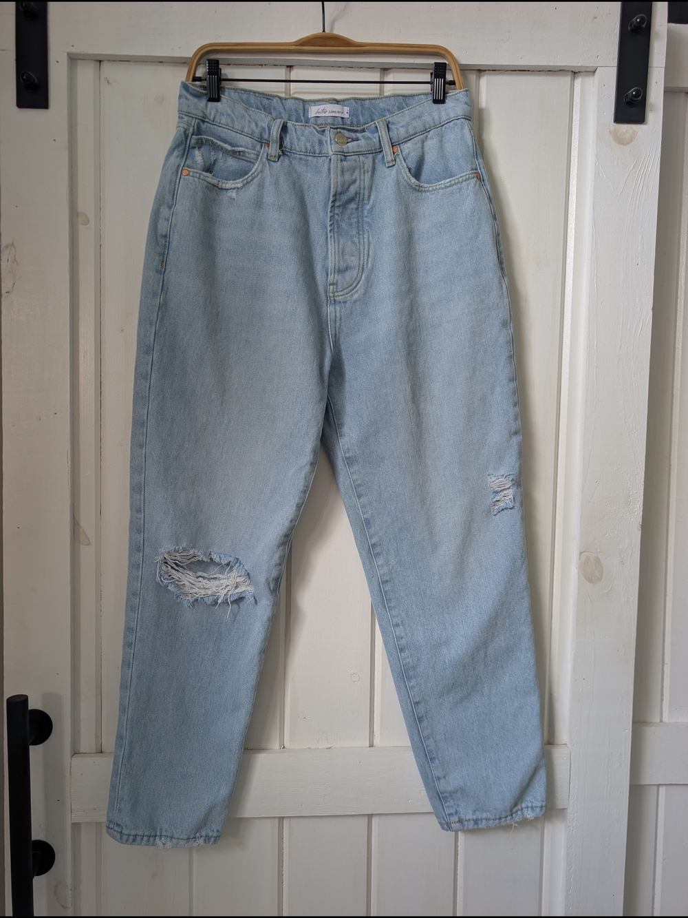 Betro Simone Lightwash Distressed Mom Crop Jeans | Size 30
